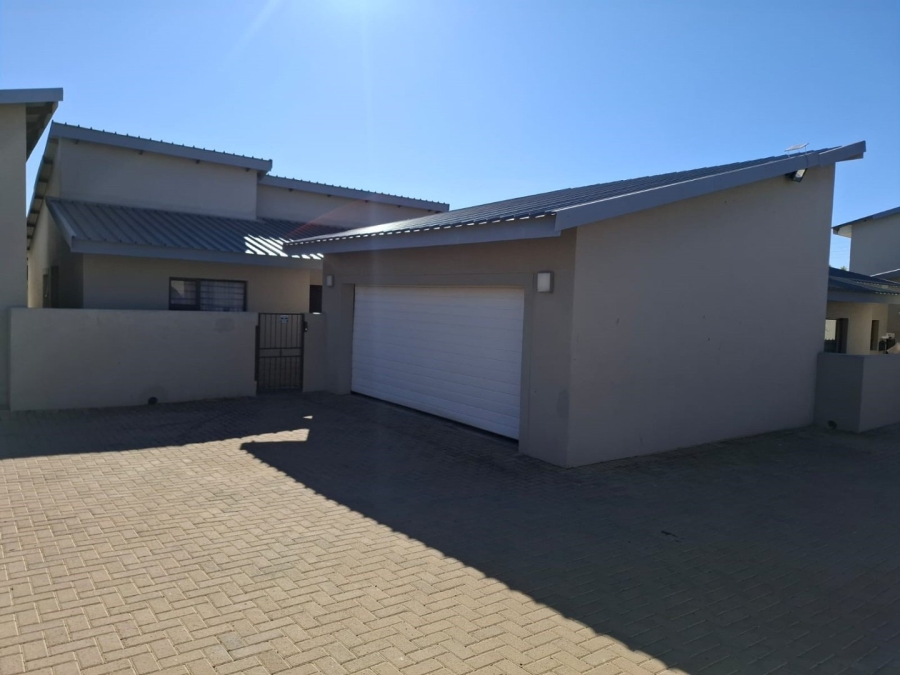 2 Bedroom Property for Sale in Groenvlei Sh Free State